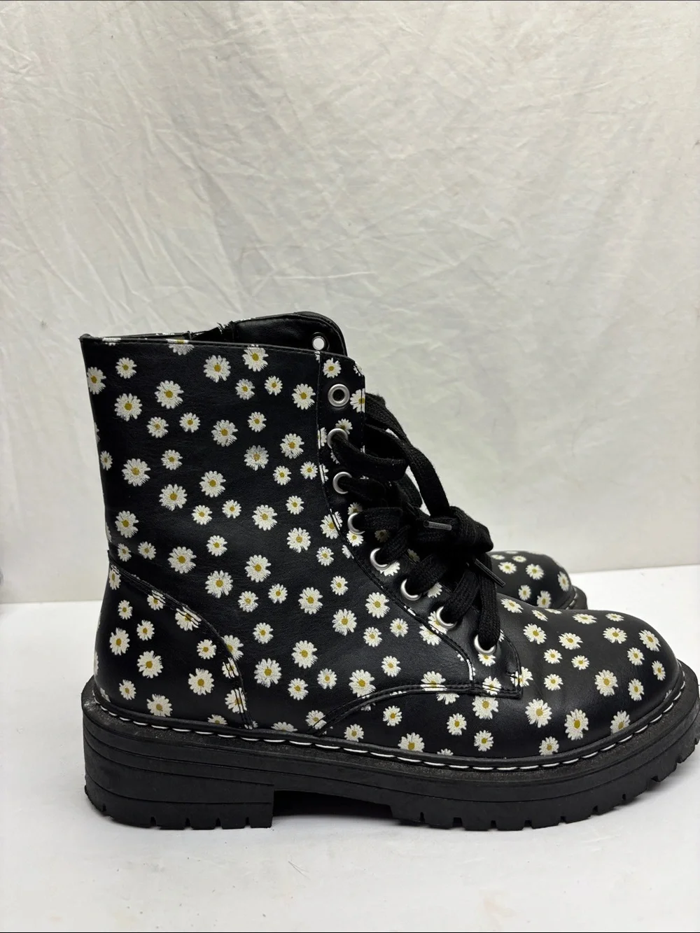 Sugar floral boots, SZ 9 M, box 71